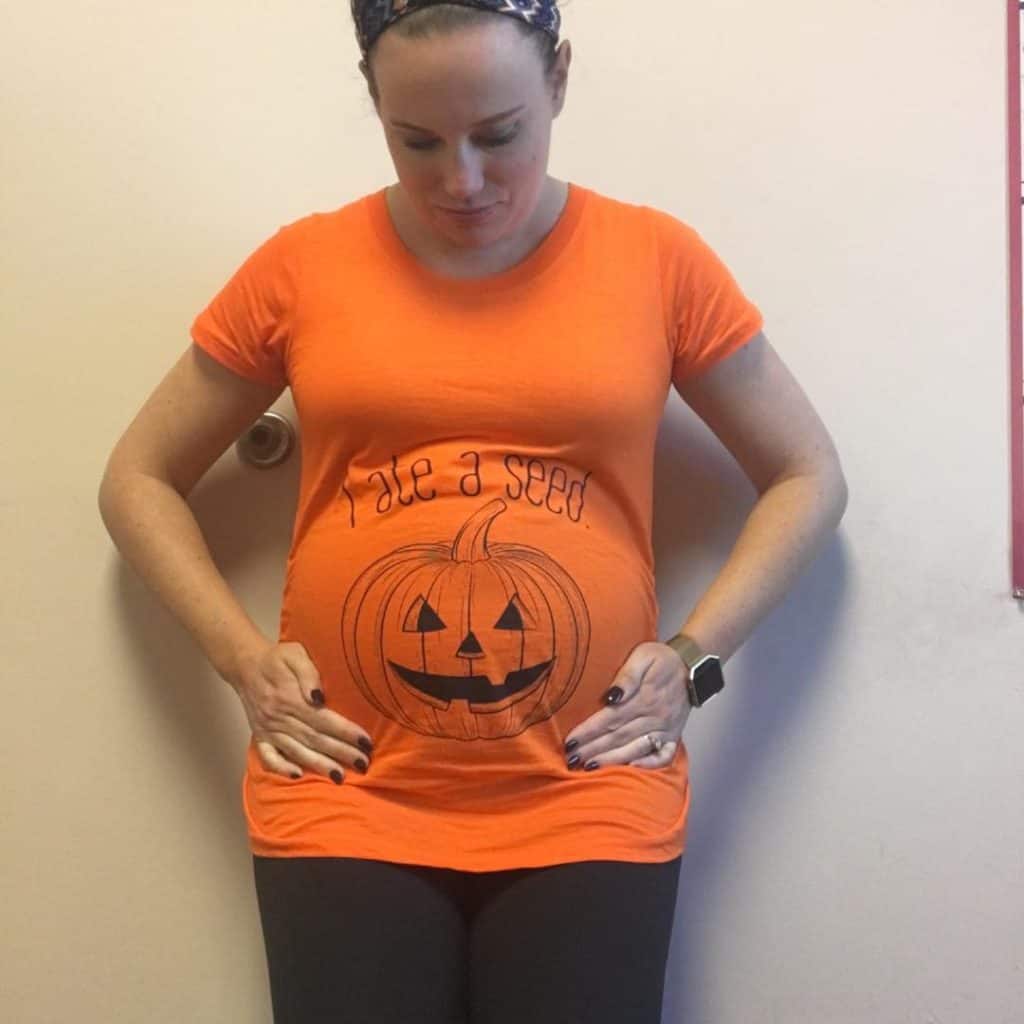 pregnant halloween costume_pumpkin